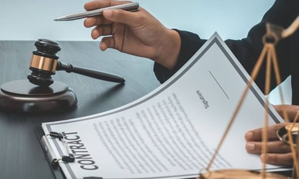Derecho Comercial — regulación de negocios y transacciones empresariales en Colombia