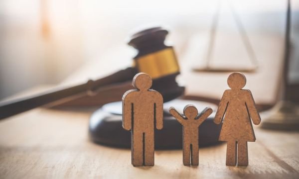 Derecho de Familia — divorcios, alimentos y custodia de menores en Colombia